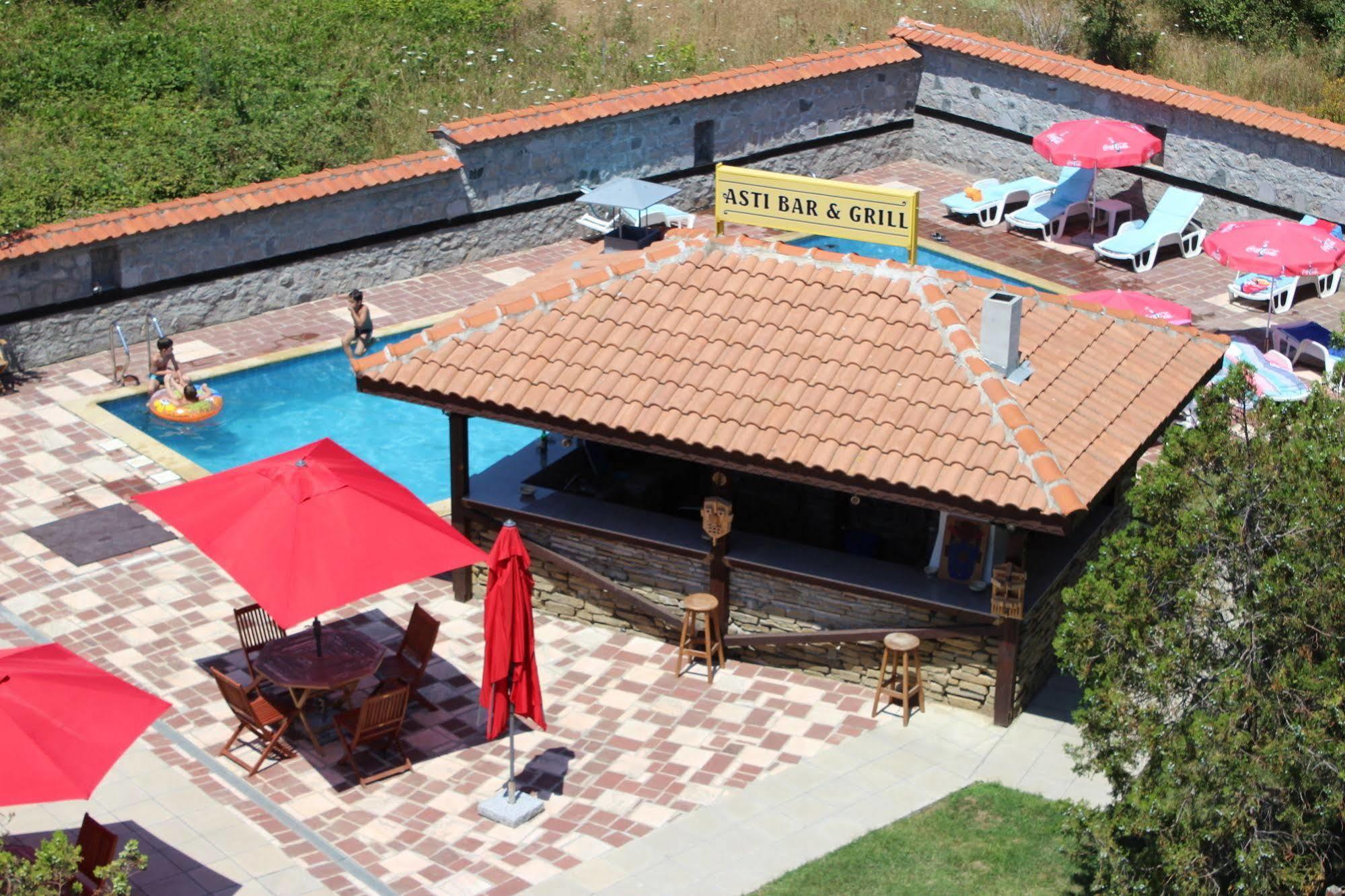 Asti Arthotel Sinemoretz Bagian luar foto