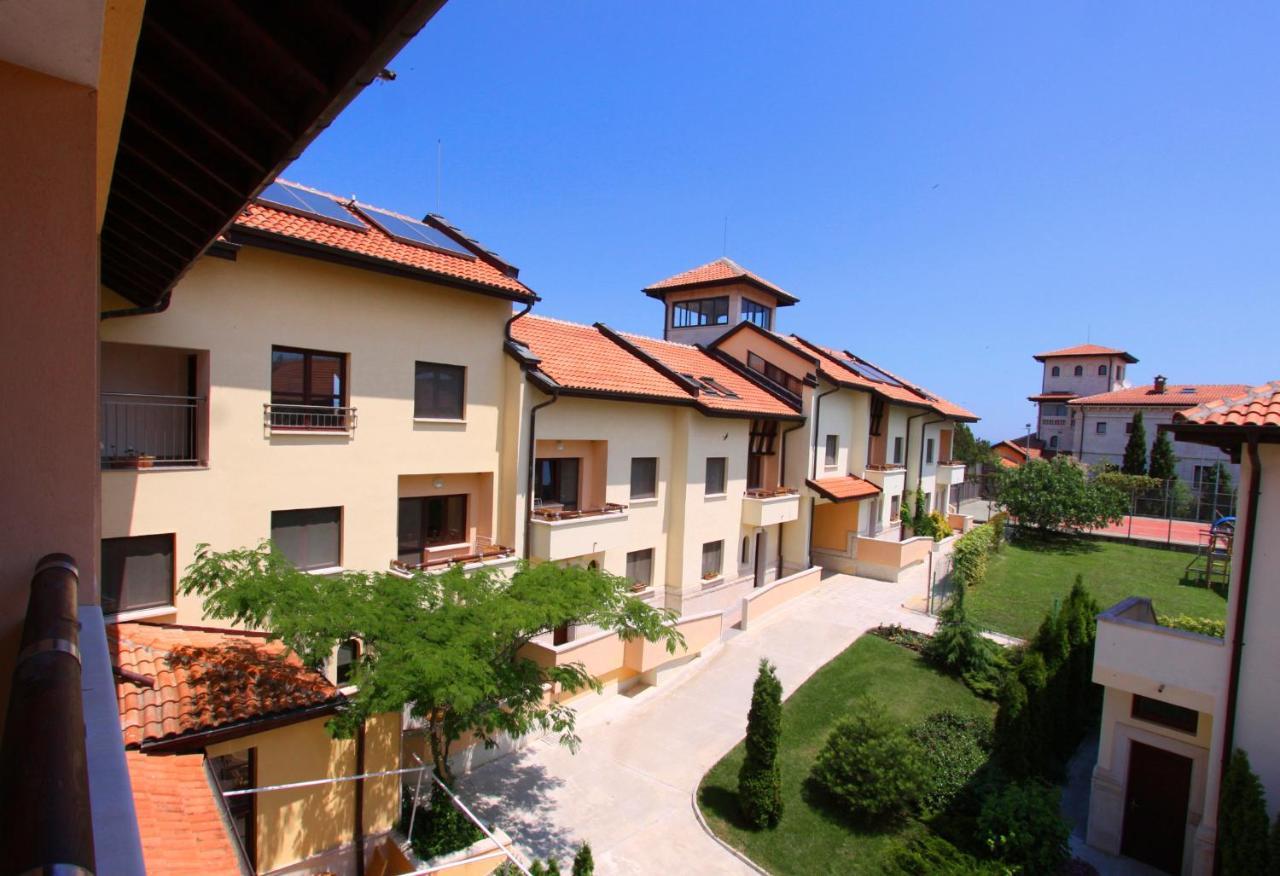 Asti Arthotel Sinemoretz Bagian luar foto